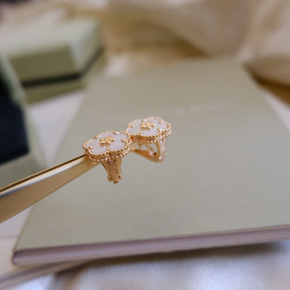 [Camiery]LUCKY PINK GOLD WHITE MOP EARRINGS
